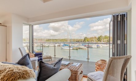 3 Bed in Falmouth 1