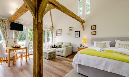 1 Bed in Piltdown 9