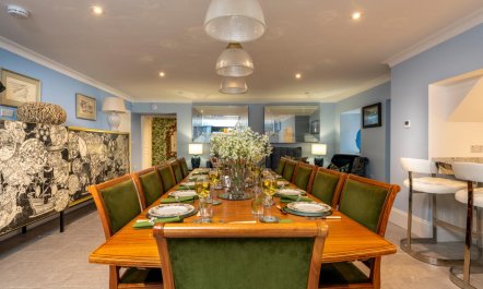 6 Bed in Beaumaris 1