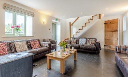 6 Bed in Llansantffraid 8