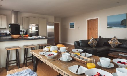 3 Bed in Widemouth Bay 2