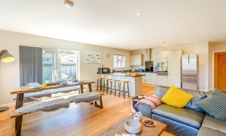 3 Bed in Widemouth Bay 1