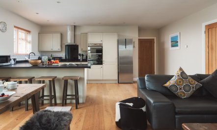 3 Bed in Widemouth Bay 1