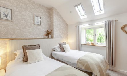 2 Bed in Montacute 4
