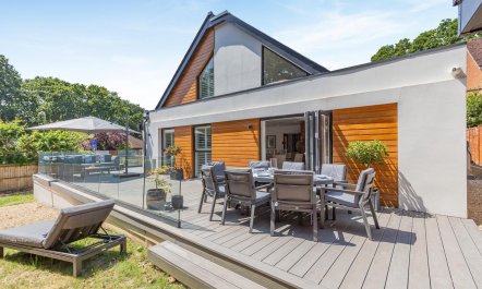 4 Bed in New Milton 1