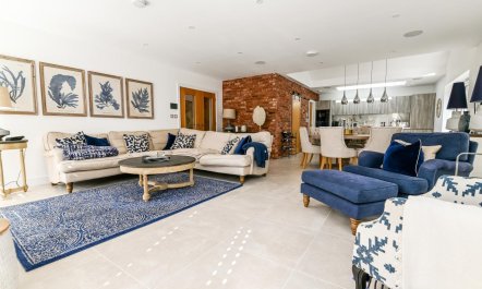 4 Bed in New Milton