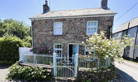 2 Bed in Llangynidr