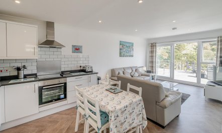 2 Bed in Millendreath 2