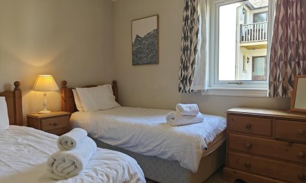 3 Bed in Berrier 8