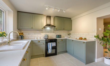 3 Bed in Newnham 9