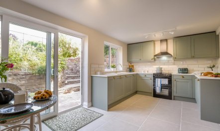3 Bed in Newnham 7