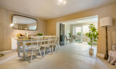 3 Bed in Newnham 6