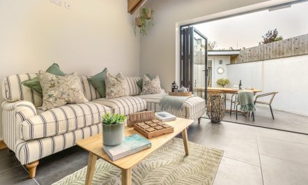 3 Bed in Falmouth 1
