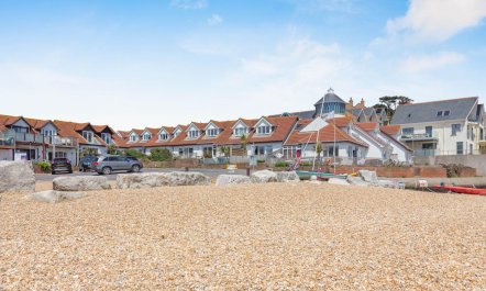 2 Bed in Weymouth 1