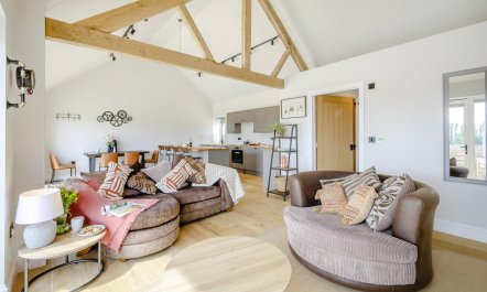 2 Bed in Hilmarton 6