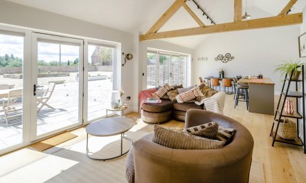 2 Bed in Hilmarton 2