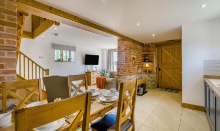 1 Bed in Longdon 3