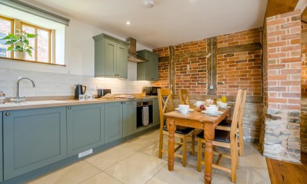1 Bed in Longdon 5