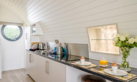 1 Bed in Runham 4