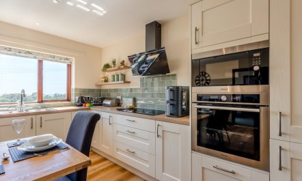 3 Bed in Tywyn 2