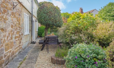 4 Bed in Shorwell 4
