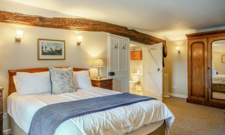 4 Bed in Shorwell 7