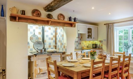4 Bed in Shorwell 2