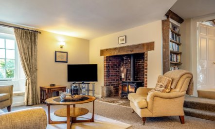 4 Bed in Shorwell 7
