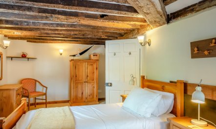 4 Bed in Shorwell 8