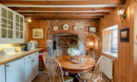 2 Bed in St. Lawrence 1