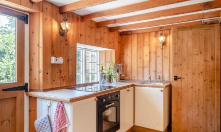 2 Bed in St. Lawrence 7