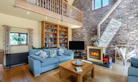 3 Bed in Kingsley Holt 9