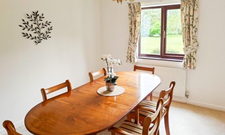 4 Bed in Postwick 4
