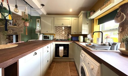 2 Bed in East Morton 2