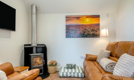 2 Bed in Adgestone 3