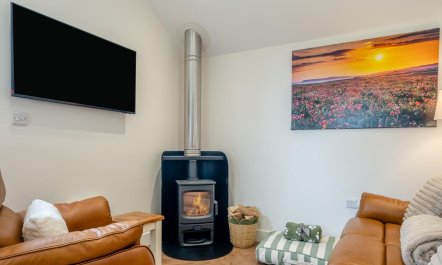2 Bed in Adgestone 9