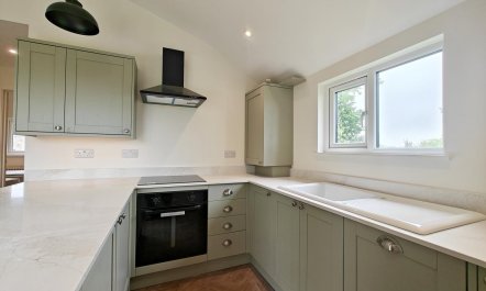 2 Bed in Adgestone 5