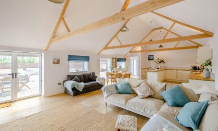 2 Bed in Hilmarton 3