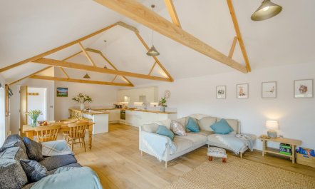 2 Bed in Hilmarton 4