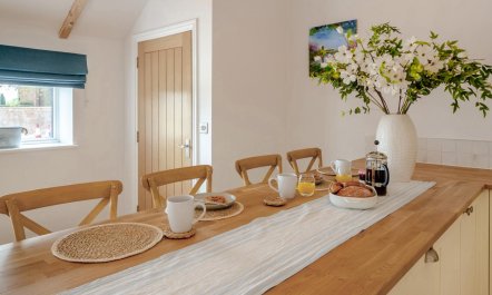 2 Bed in Hilmarton 8