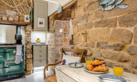 3 Bed in Robin Hoods Bay, Whitby 7