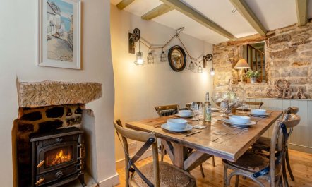 3 Bed in Robin Hoods Bay, Whitby 2