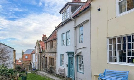 3 Bed in Robin Hoods Bay, Whitby 1