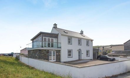5 Bed in Aberaeron 1