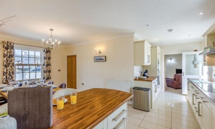 5 Bed in Aberaeron 9
