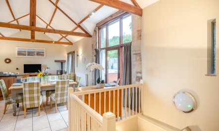 3 Bed in Heads Nook 9