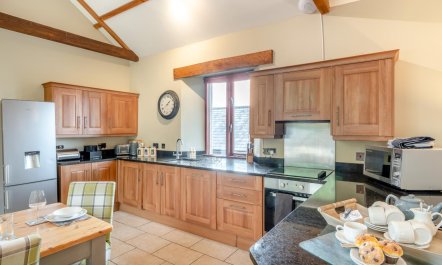 3 Bed in Heads Nook 8