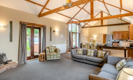 3 Bed in Heads Nook 6