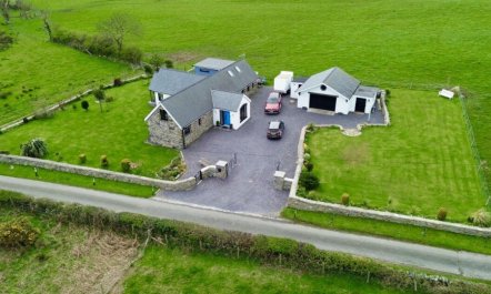 3 Bed in Bryngwran 3