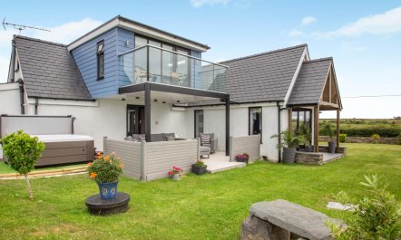 3 Bed in Bryngwran 6